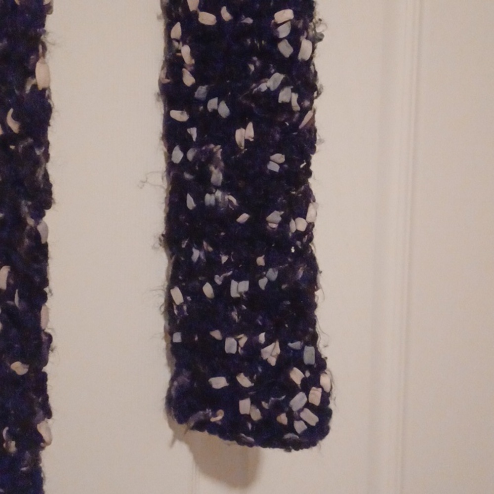 + Black Patterned Scarf - Picture 3 of 6